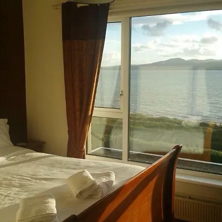 Johnny's Beach House Bed & Breakfast *