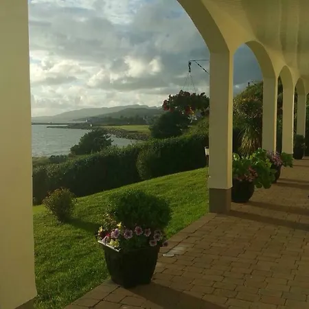 Johnny's Beach House Bed & Breakfast