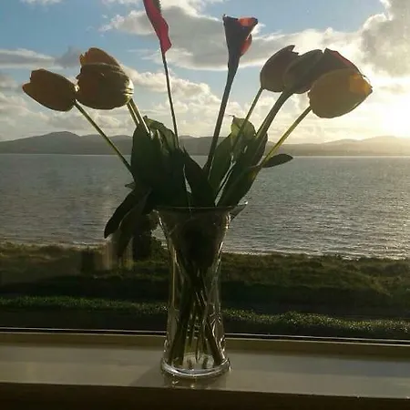Johnny's Beach House Bed & Breakfast Buncrana